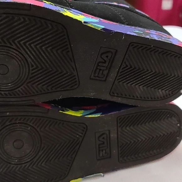 Fila Vulc 13 Paintball YOUTH Sneakers Shoes Black W/Florescent Splashes Sz 5 EUC - Picture 9 of 10